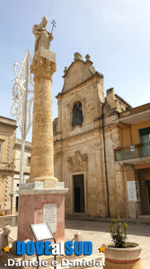 Colonna San Giovanni Elemosiniere e Chiesa del Carmine